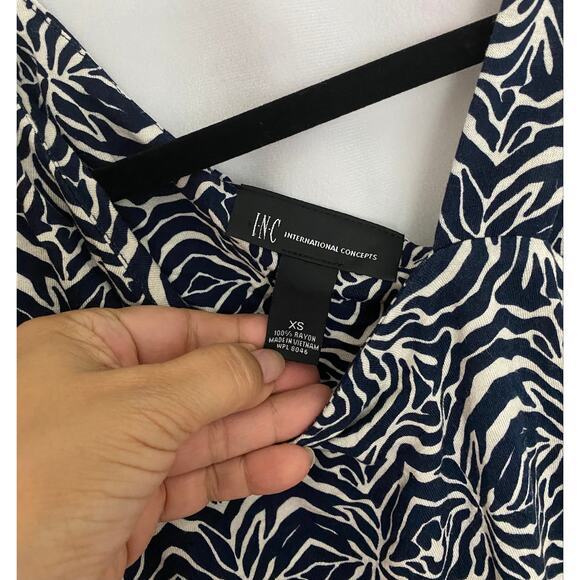 INC Black & White with Geometric Pattern Tank Bra Top XS - Picture 4 of 8